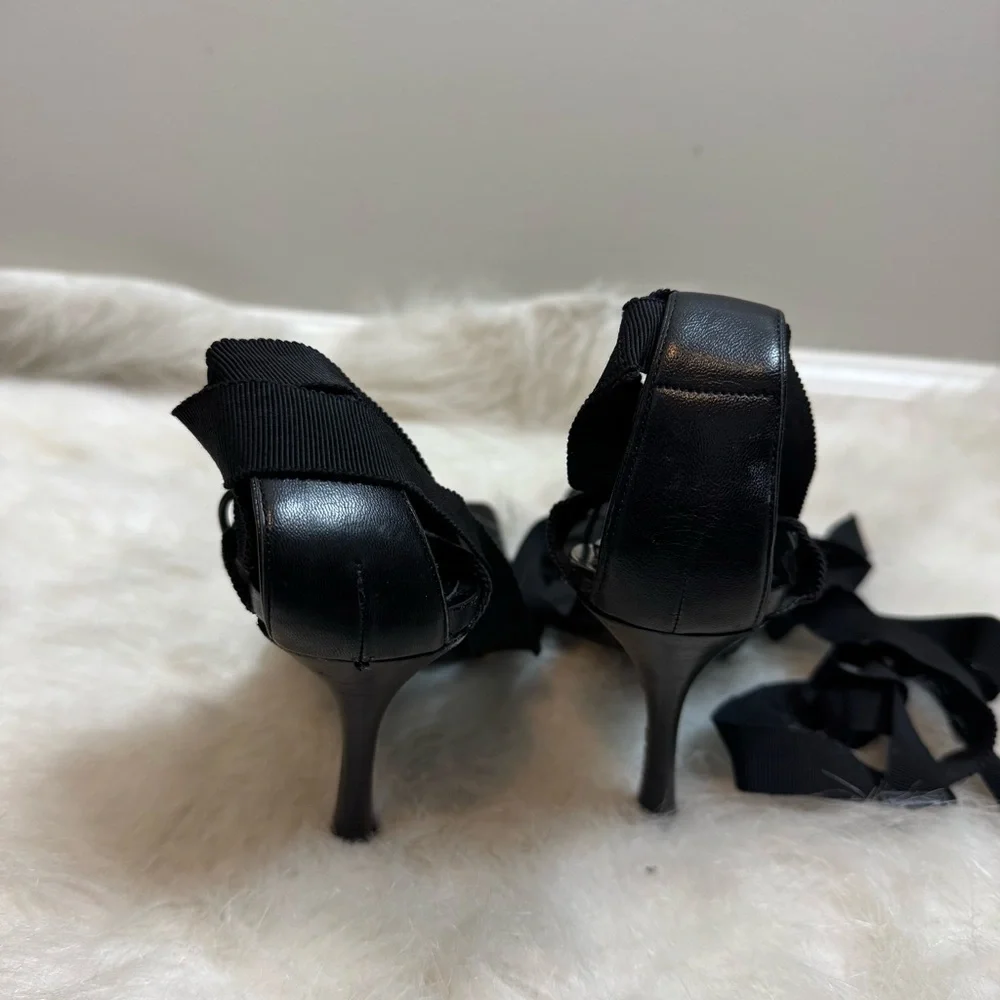Gucci Tom Ford Era 2002 Fall/Winter Runway Lace Up Wrap Heel Sandals 9.5